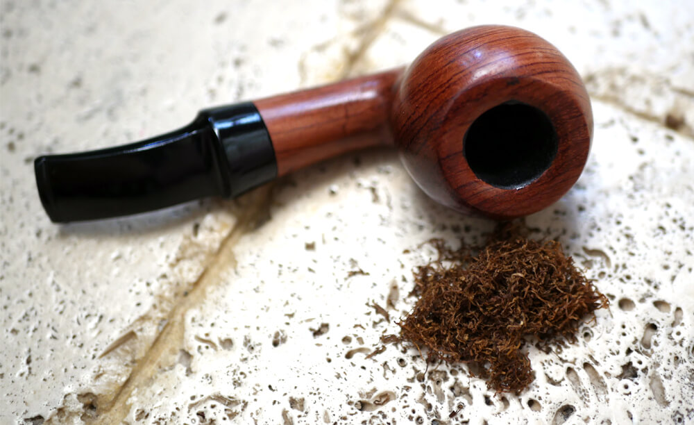 Read more about the article Fajka na tabak: Ako ju správne naplniť?